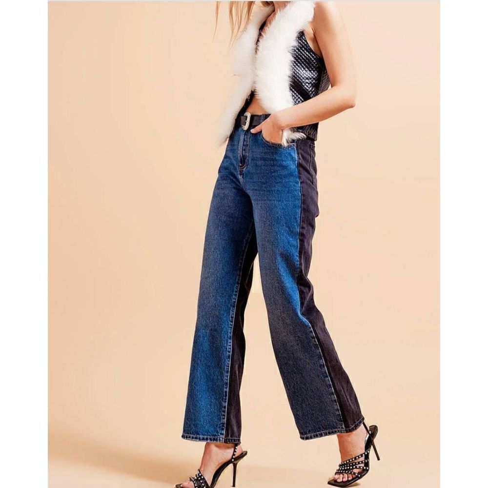 Q2  Mom Jeans With 90s Color Block Design size small